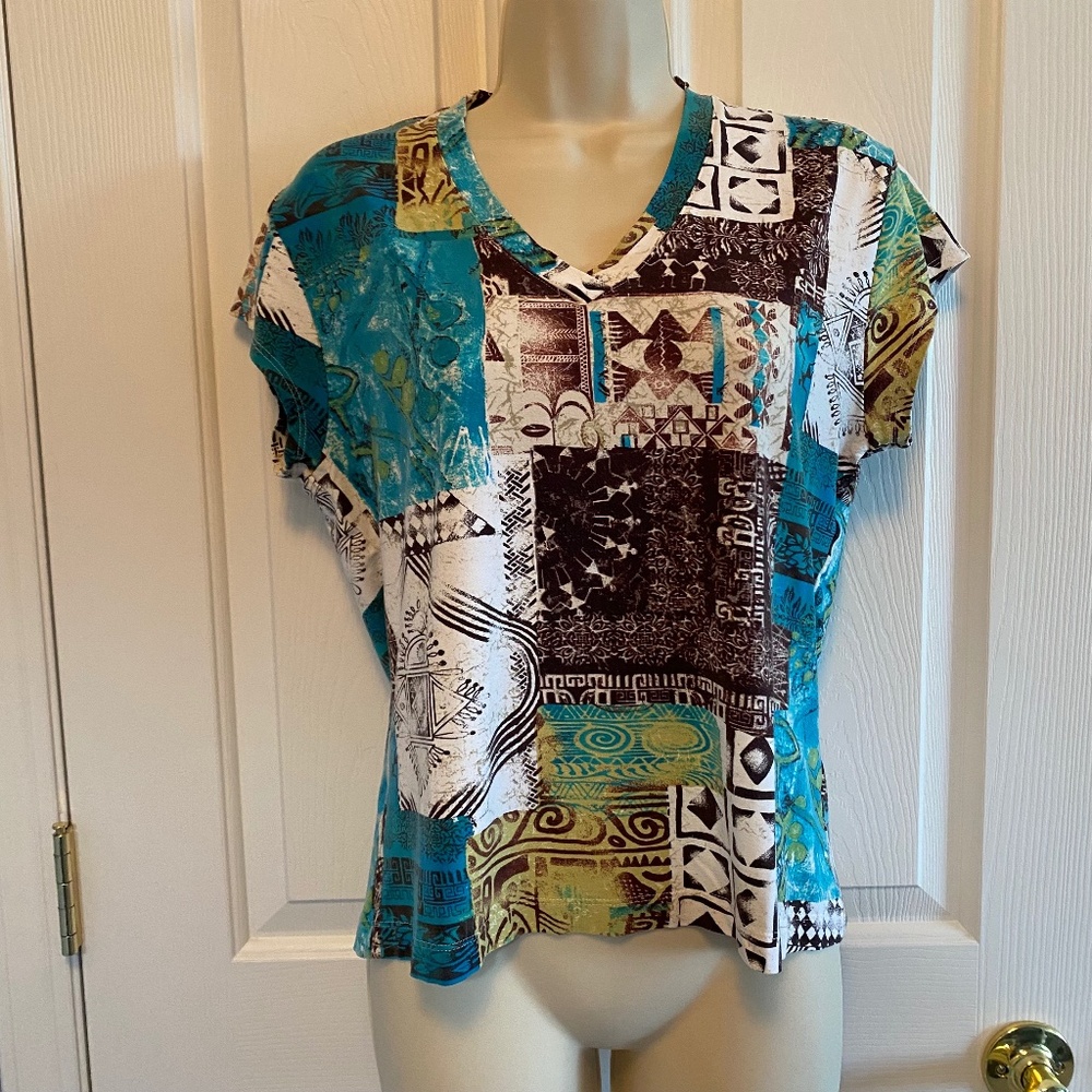 BUY 2 ITEMS GET 1 FREE - Chico’s Colourful T-shirt Sz M